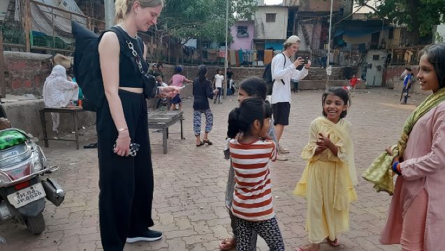 Mumbai Slum Tour –An insight of Dharavi Slum with Local Guide 