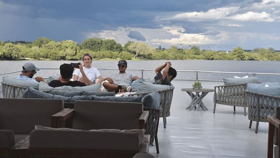 SUNDOWNER-KREUZFAHRT.