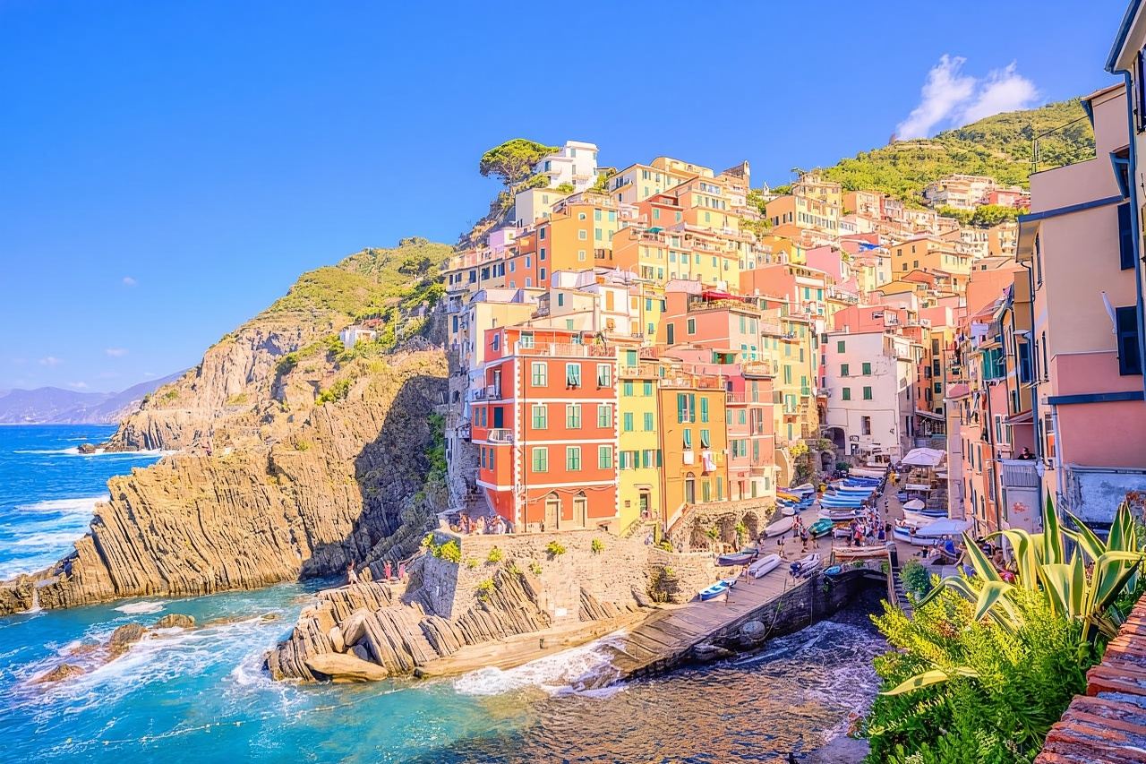 Cinque Terre Tour and Limoncino by Train from La Spezia