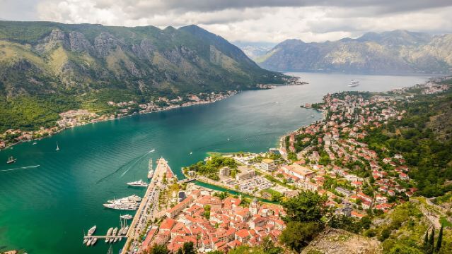 From Dubrovnik: Montenegro Day Trip with Boat Cruise