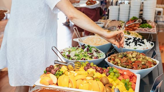 Prag: Mittagsfahrt auf der Moldau im offenen Glasboot