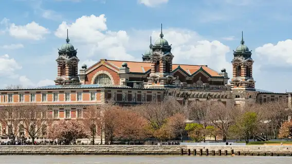 NYC: Circle Line 1.5-Hr Landmarks Skip-The-Box-Office Cruise