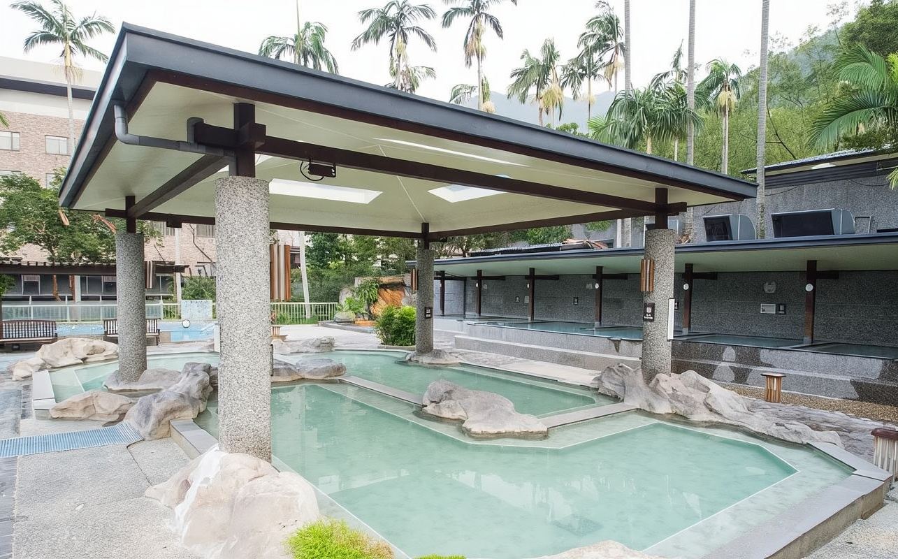 Neu-Taipeh | Sanxia Daban Root Forest Hot Spring Hotel - Waldpark Ticket · Freiluft-Thermalbad SPA · Prinz West Restaurant