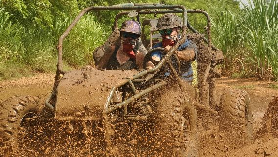 Pengembaraan Buggy Jelajah Bayahibe di Sungai, Gua dan Pantai