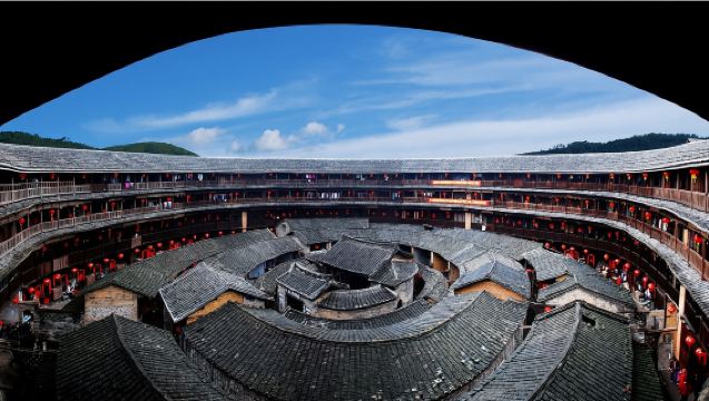 Perjalanan Puisi Hakka: Tulou Gaobei Fujian + Yunshuiyao