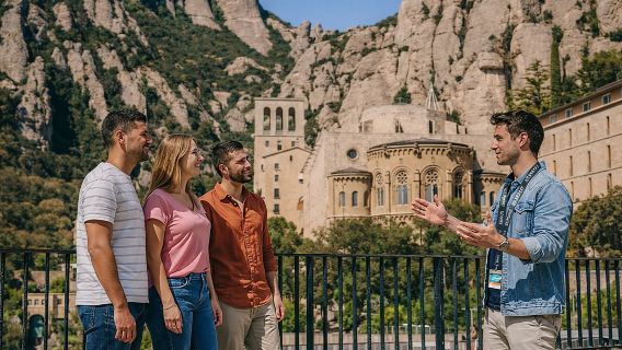Tour privato di Montserrat, Cardona e Montagna del Sale