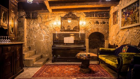 Private Wine Tasting in Prince Karalashvili Wine Cellar. Tbilisi