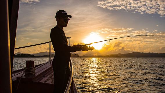 Самуй MR.TU: однодневный тур по морской рыбалке на сборной лодке, возможна аренда частной лодки, профессиональное рыболовное судно, приготовление улова на месте.