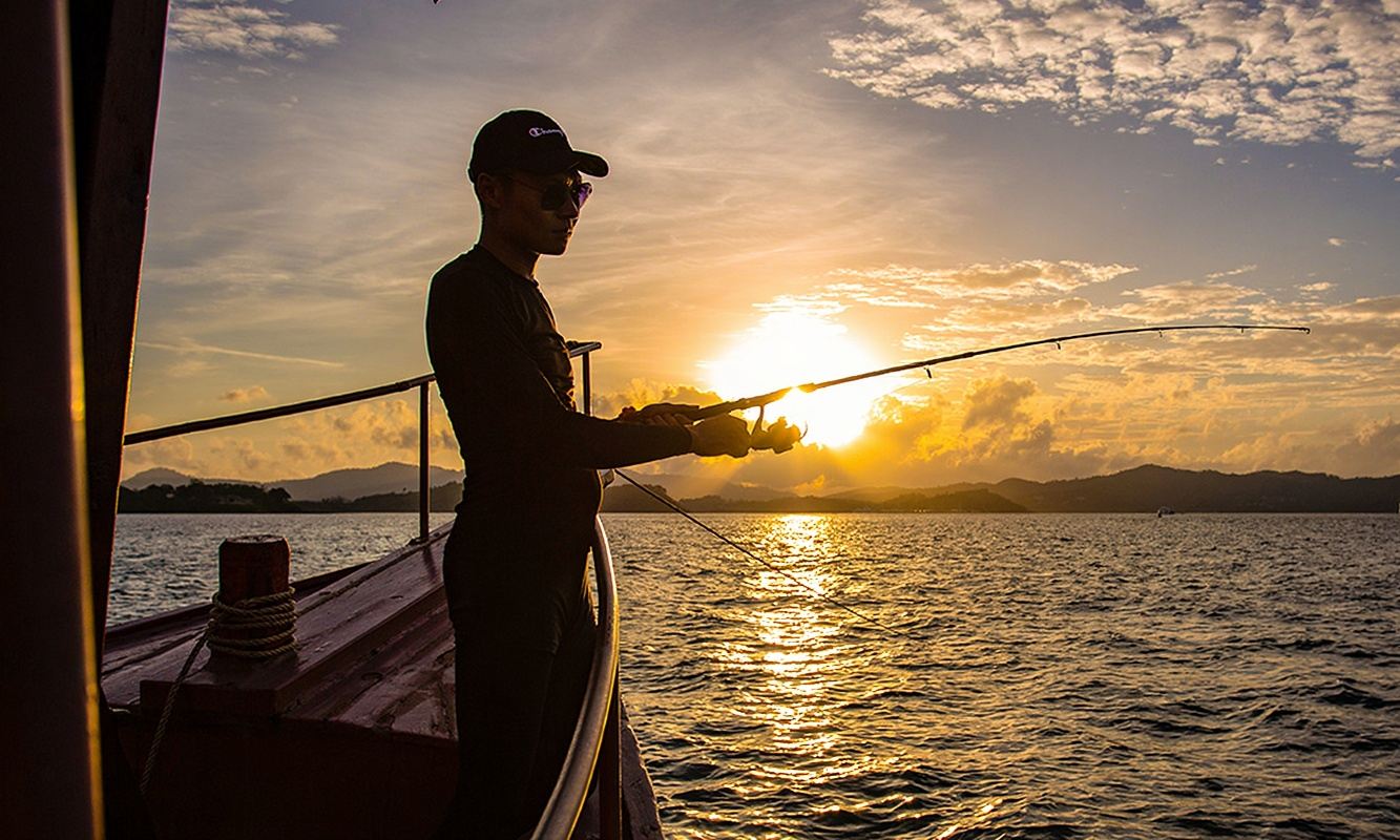 MR. TU's Samui Island deep sea fishing one-day tour (shared/private boat options) - professional fishing boat with fresh catch processing