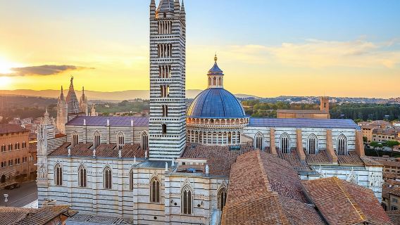 San Gimignano, Siena, Monteriggioni: Fully Escorted Tour, Lunch & Wine Tasting