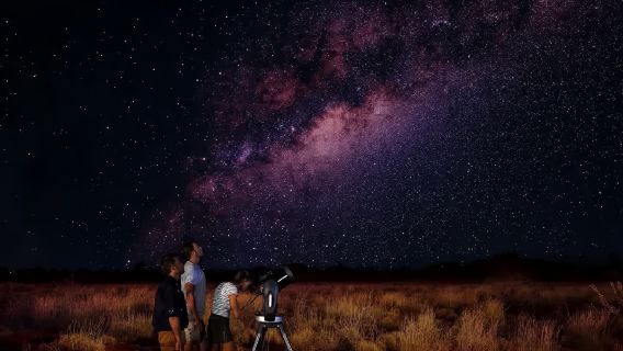 ทัวร์เอเยอร์สร็อครีสอร์ทยามค่ำคืนในเขตนอร์เทิร์นเทร์ริทอรีของออสเตรเลีย