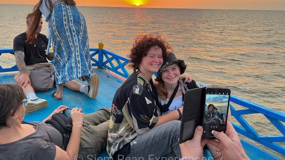 Nửa ngày tham quan nhà sàn Kompong Pluck ở làng Tonle Sap và hoàng hôn