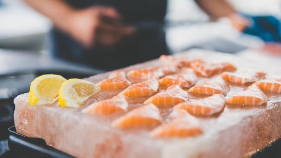 4.5-Hour Seafood Cruise in Hobart, Tasmania (Sea Urchin Fishing, Southern Rock Lobster, Abalone, Atlantic Salmon, and Wine Tasting)