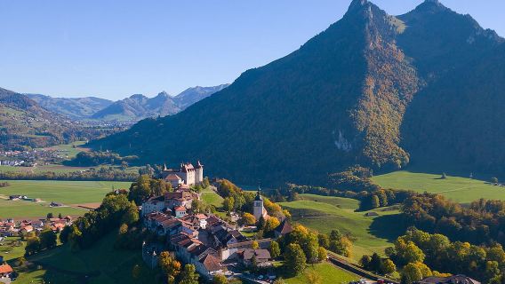 ทัวร์วันเดียว/ทัวร์หลายวัน กรูแยร์ สวิตเซอร์แลนด์ โรงงานช็อกโกแลต และโรงงานชีส|อัพเกรด Golden Pass Express ได้