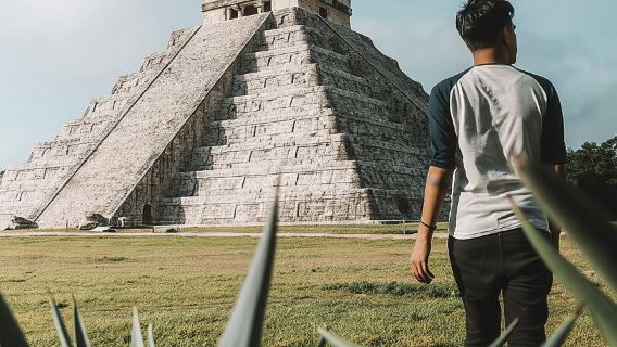 Cancun secara keseluruhannya: runtuhan Chichen Itza, cenote, dan Valladolid