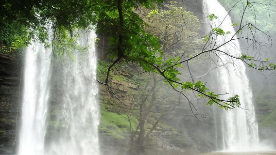 Accra: tour delle cascate della regione orientale