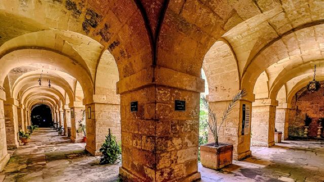 Valletta: Eintrittskarte für Kloster und geheimen Garten