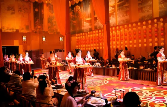 重慶慶渝宴•宮廷盛宴體驗（宮廷菜+特色渝味珍饈+古典妝容體驗+視聽盛宴+穿越感體驗+傳統服飾體驗）