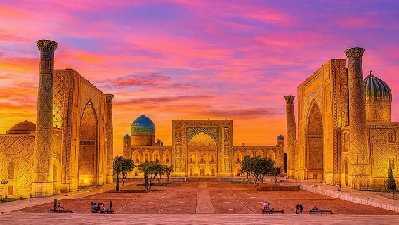 Samarkand: Lawatan Jalan-jalan Berkumpulan Monumen Sejarah