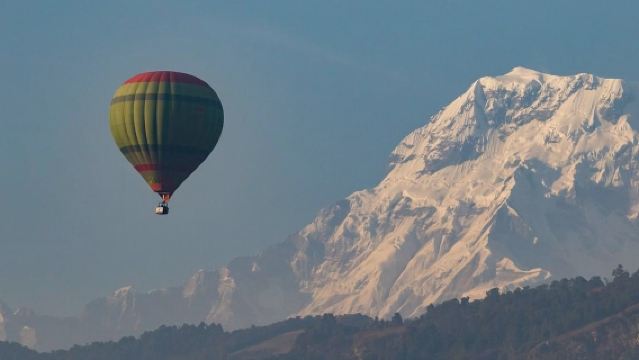 Pokhara - Ballonvaart over Annapurna en Pokhara Vallei