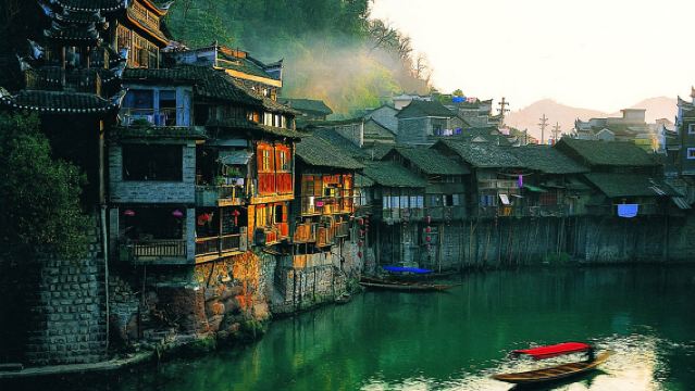 鳳凰古城一日遊【導覽員帶您遊鳳凰古城七景文化歷史】