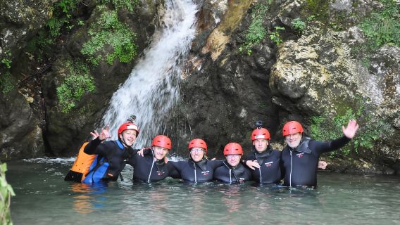 Municipality of Bovec: Familienfreundliches Canyoning-Erlebnis im Sušec mit kostenlosen Fotos