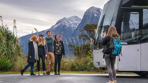 Tour in pullman e crociera a Milford Sound da Te Anau