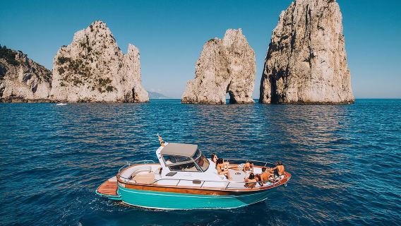 Tour privato in barca a Capri da Sorrento, Positano o Napoli