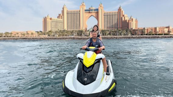 Excursión de 1 hora en moto acuática: Burj Al Arab, Atlantis y el horizonte de Dubái