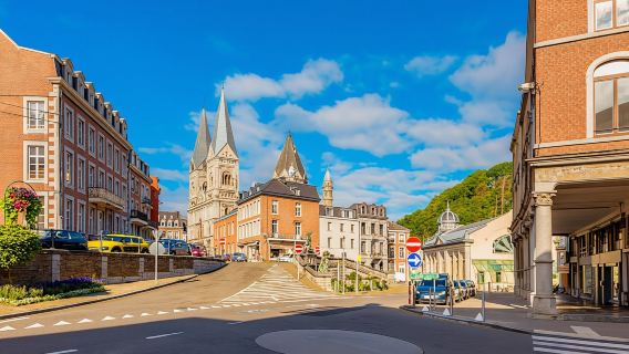 Self guided tour with interactive city game of Spa
