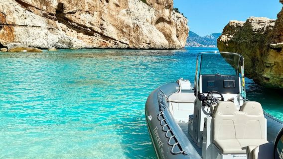 Von Cala Gonone aus: Schlauchbootfahrt im Golf von Orosei