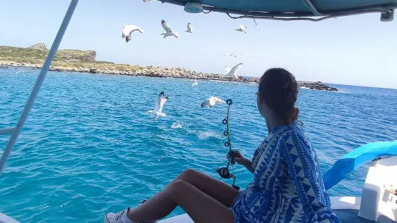 4 Hour Fishing and Swimming Boat Experience in Schisma Eloundas