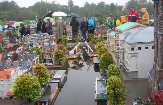 荷蘭阿姆斯特丹+立體方塊屋+和平宮一日遊/行程可調-中文專車