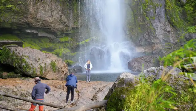 Giron Waterfall and Busa Lake