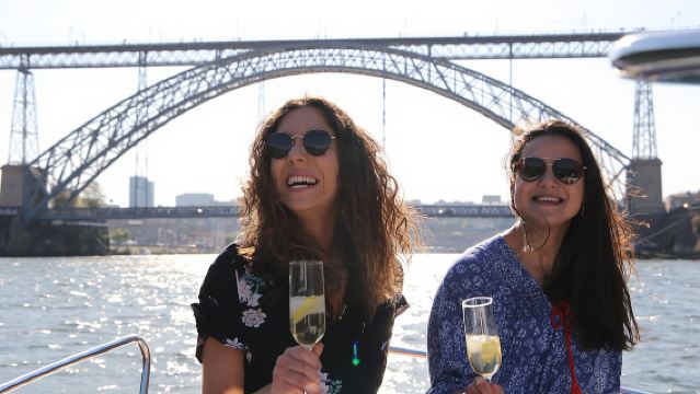 Oporto: Tour en grupo privado por el Duero (de 1 a 4 personas) en un barco solo para ti