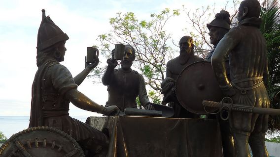 ทัวร์ชนบทโบโฮลจากโบโฮล พร้อมอาหารกลางวันล่องแม่น้ําโลโบคและสะพานแขวนคู่