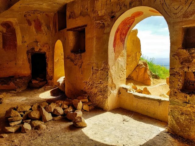 Tbilisi departure to David Gareja Monastery | Explore the thousand-year-old cave churches and colorful barren hills