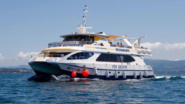O Grove: Tour en catamarán por la Ría de Arousa con comida de marisco