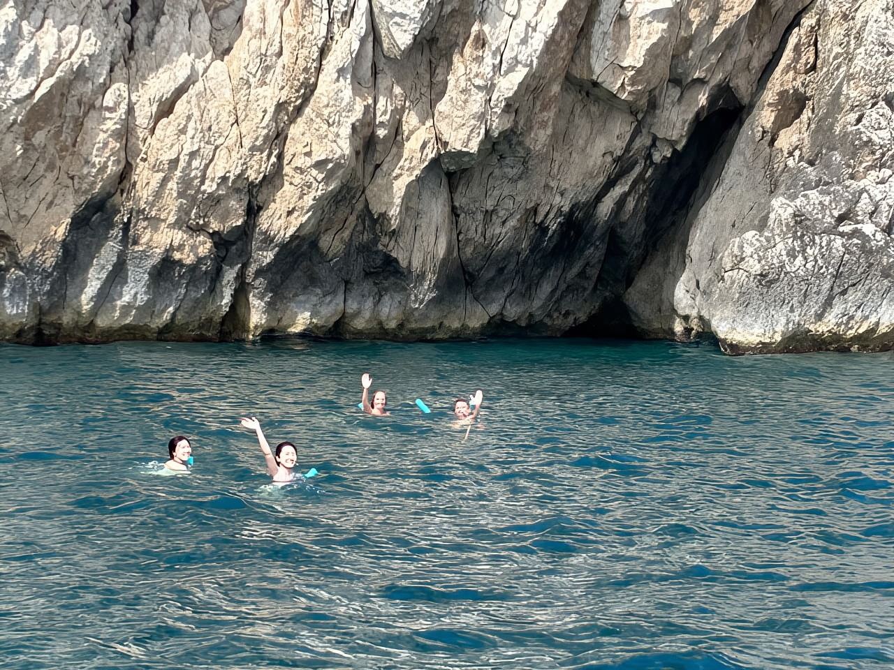 Da Sorrento: gita di un giorno all'isola di Capri con crociera in barca