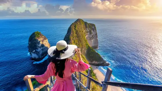 峇裡島/努沙佩尼達島：島嶼海灘亮點游泳和健行