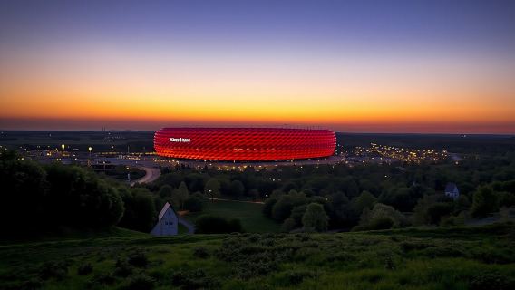 Stadtrundfahrt durch München mit selbstgeführter Besichtigung des FC Bayern München Stadions