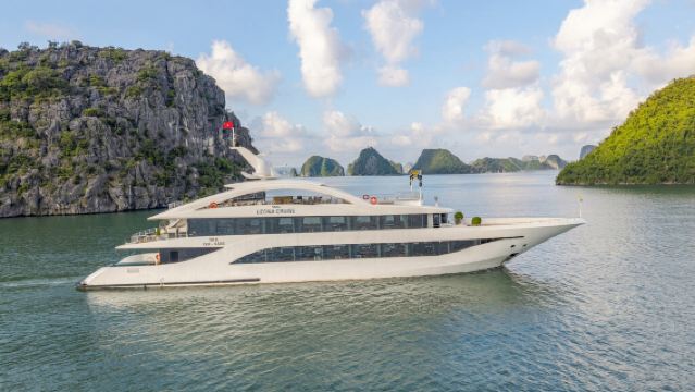 프라이빗 차량 & 한국인 가이드|자쿠지 & 뷔페 점심이 제공되는 5성급 럭셔리 할롱 만 크루즈