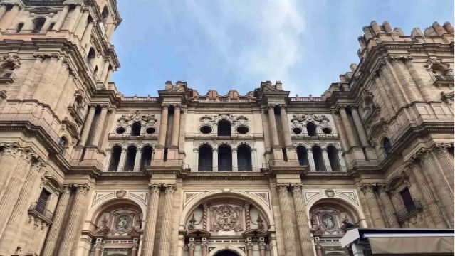 Seville to Malaga Day Tour [Customizable Itinerary + Chinese-Speaking Driver]
