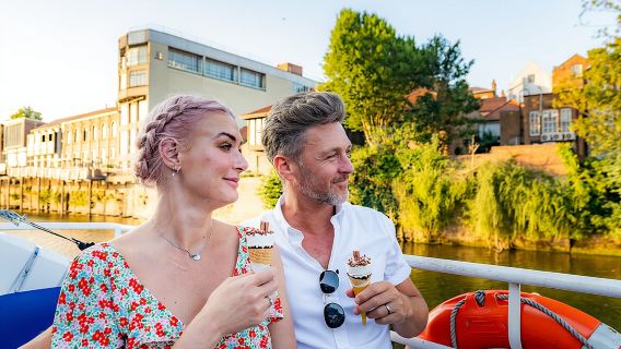 Pelayaran Bot Persiaran Siang di York