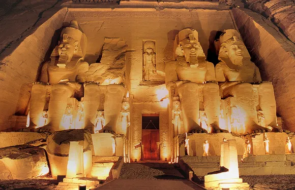 阿斯旺：菲萊神廟魔幻聲光秀夜間體驗（含私人接送）