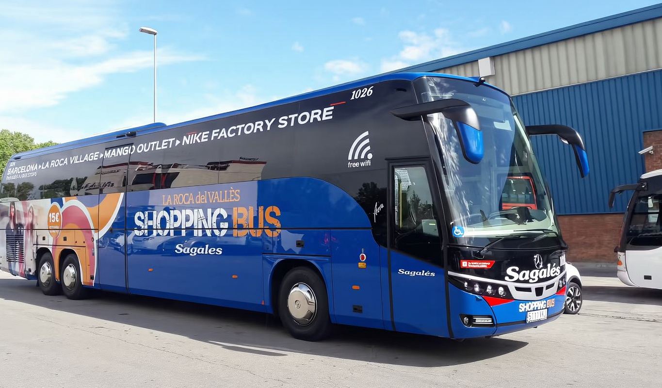 Sagalés—Bus dedicato al Villaggio Outlet La Roca