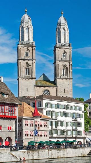 Zurich City Half-Day Tour with 1hr Lake Zurich Cruise