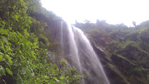 Die höchsten Wasserfälle Kolumbiens: Wanderung zur La Chorrera