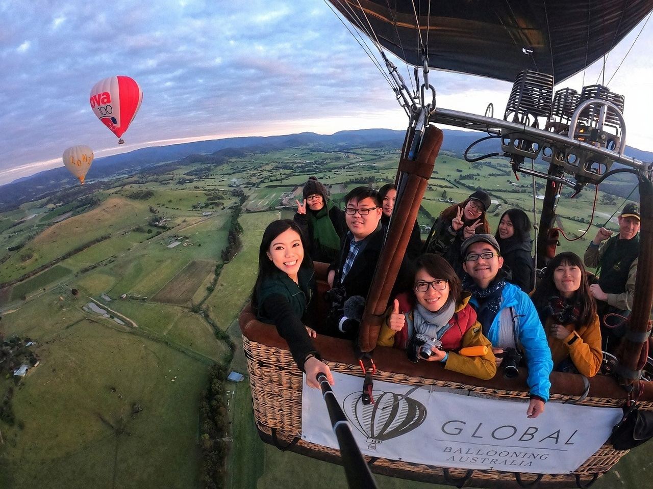 Melbourne Yarra Valley & Dandenongs Ranges Hot Air Balloon Ride with Optional Transfer/Champagne Breakfast