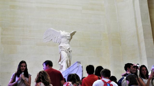 Tur Terpandu Kelompok Kecil di Museum Louvre